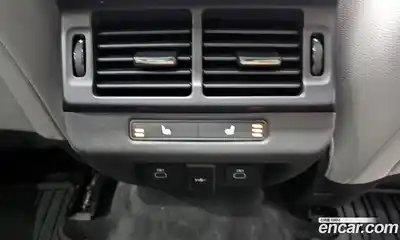 Land Rover Range-Rover Evoque 2024 2.0 Автомат в Москве № 165929, миниатюра 2