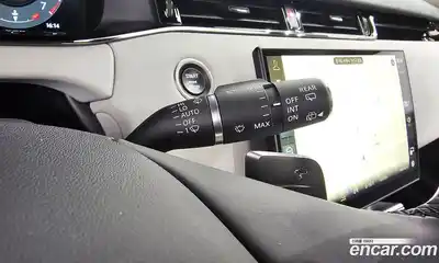 Land Rover Range-Rover Evoque 2024 2.0 Автомат в Москве № 165929, миниатюра 4