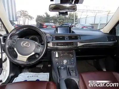 Lexus CT200h 2018 1.8 Автомат в Москве № 168287, миниатюра 7