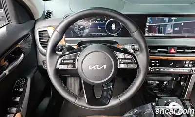Kia Seltos 2025 1.6 Автомат в Москве № 16933, миниатюра 10