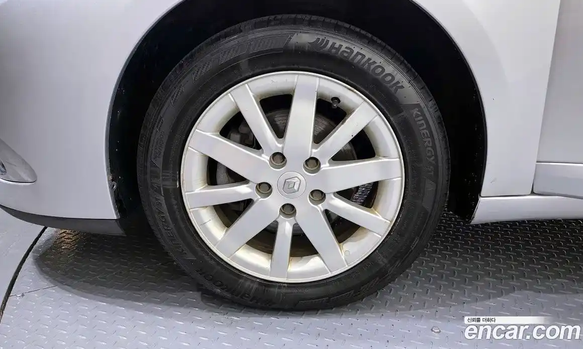 Renault SM3 2010 1.6 Автомат в Москве № 182905, фото 17