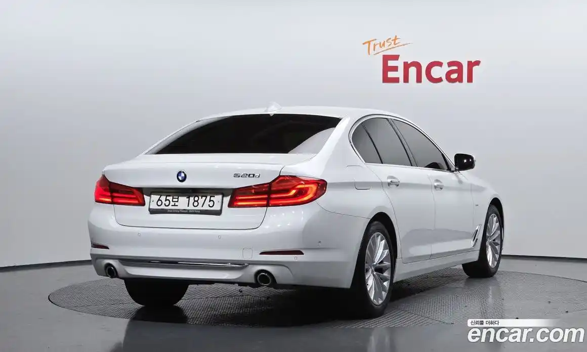 BMW 5-Series 2018 2.0 Автомат в Москве № 192650, фото 1