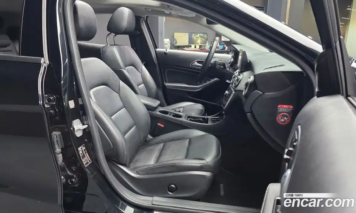 Mercedes-Benz GLA-Class 2015 2.1 Автомат в Москве № 194642, фото 13