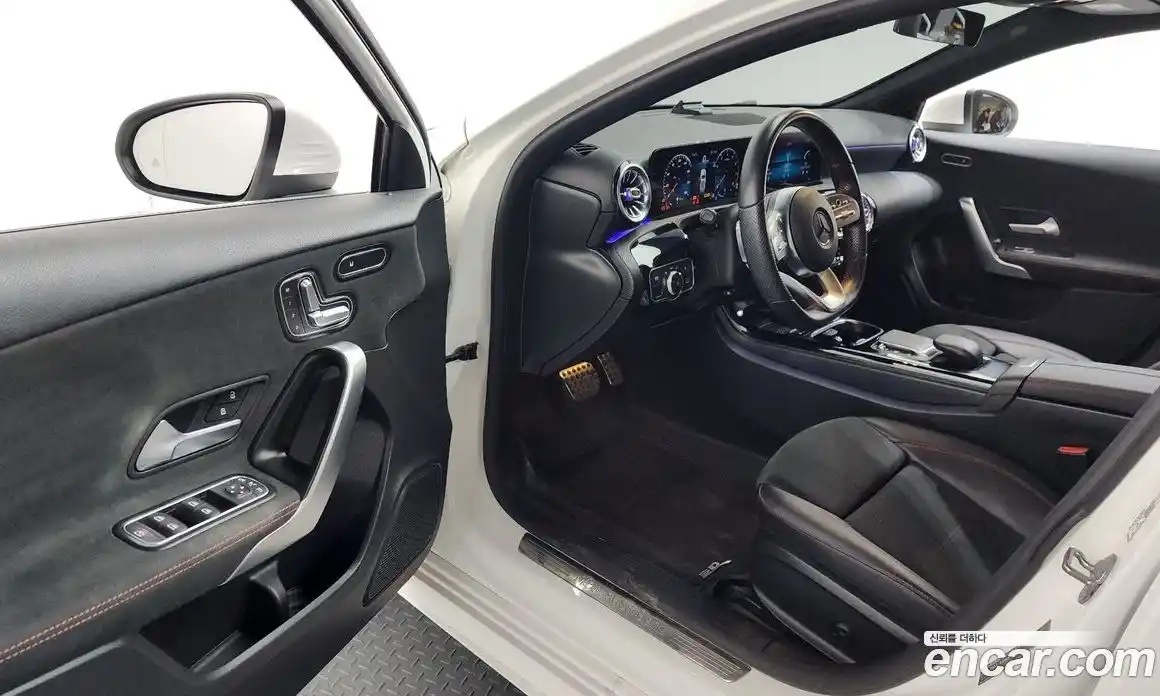 Mercedes-Benz A-Class 2021 2.0 Автомат в Москве № 195072, фото 16