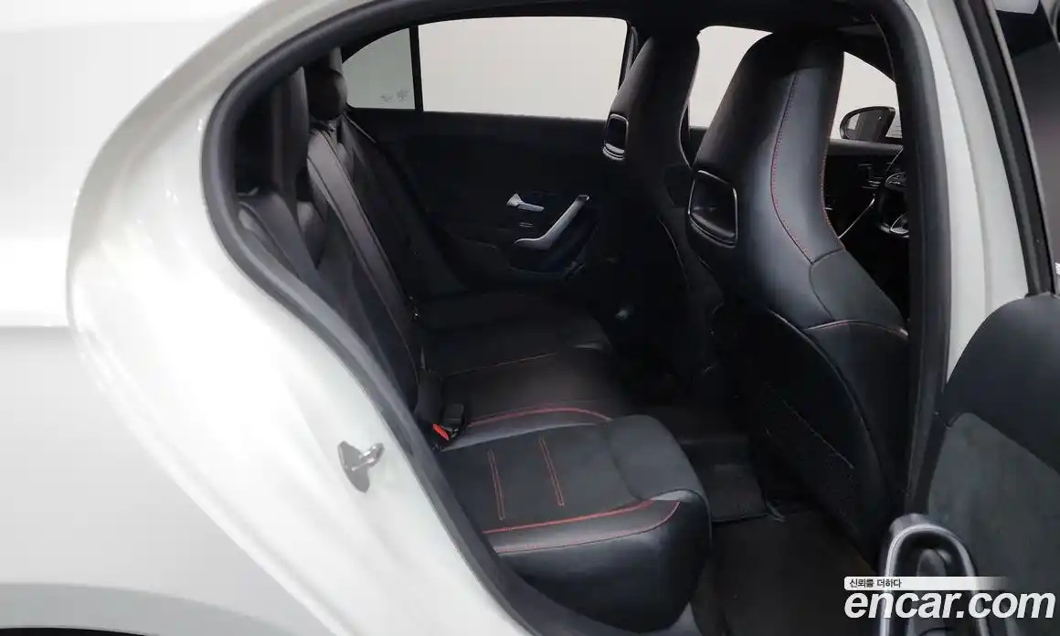 Mercedes-Benz A-Class 2021 2.0 Автомат в Москве № 195072, фото 7