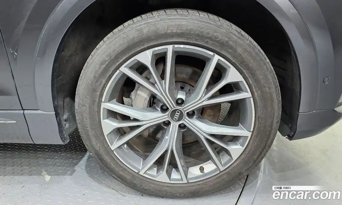 Audi Q8 2021 3.0 Автомат в Москве № 196323, фото 15