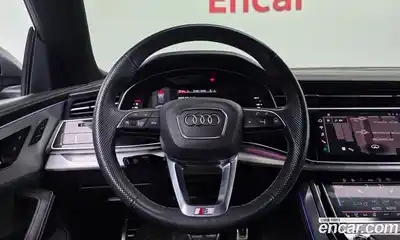 Audi Q8 2021 3.0 Автомат в Москве № 196323, миниатюра 3