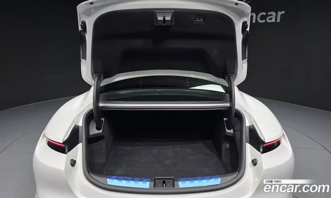 Porsche Taycan 2023 0.1 Автомат в Москве № 197422, фото 1