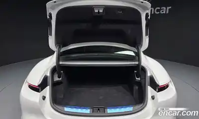 Porsche Taycan, 2023