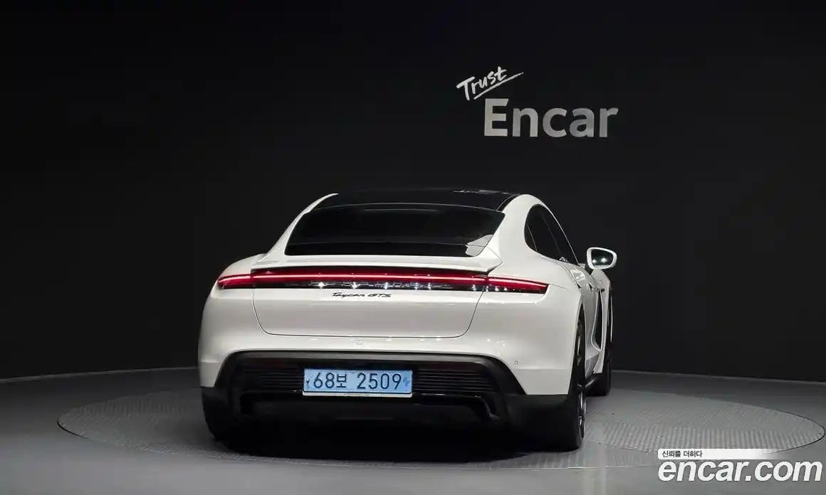 Porsche Taycan 2023 0.1 Автомат в Москве № 197422, фото 4