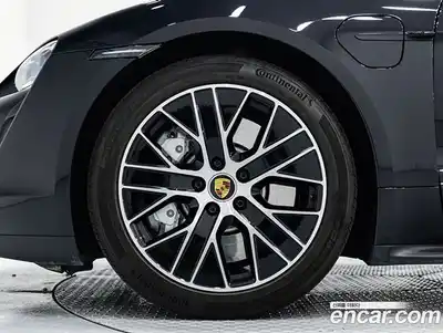 Porsche Taycan 2024 0.1 Автомат в Москве № 197912, миниатюра 5