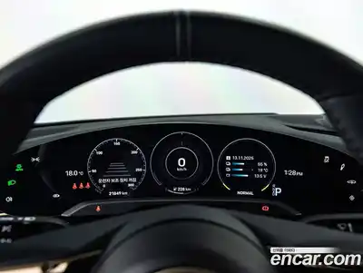 Porsche Taycan 2024 0.1 Автомат в Москве № 197912, миниатюра 8