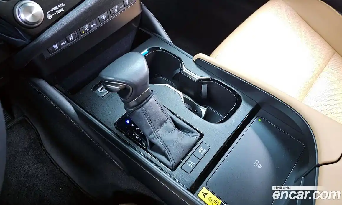 Lexus ES 2024 2.5 Автомат в Москве № 198818, фото 18