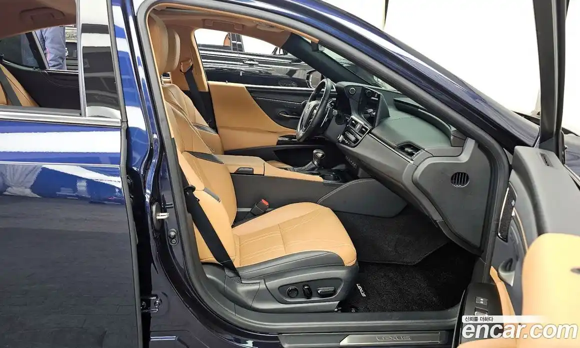 Lexus ES 2024 2.5 Автомат в Москве № 198818, фото 8