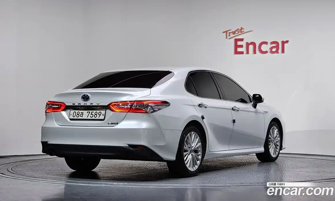 Toyota Camry 2018 2.5 Автомат в Москве № 199668, фото 1