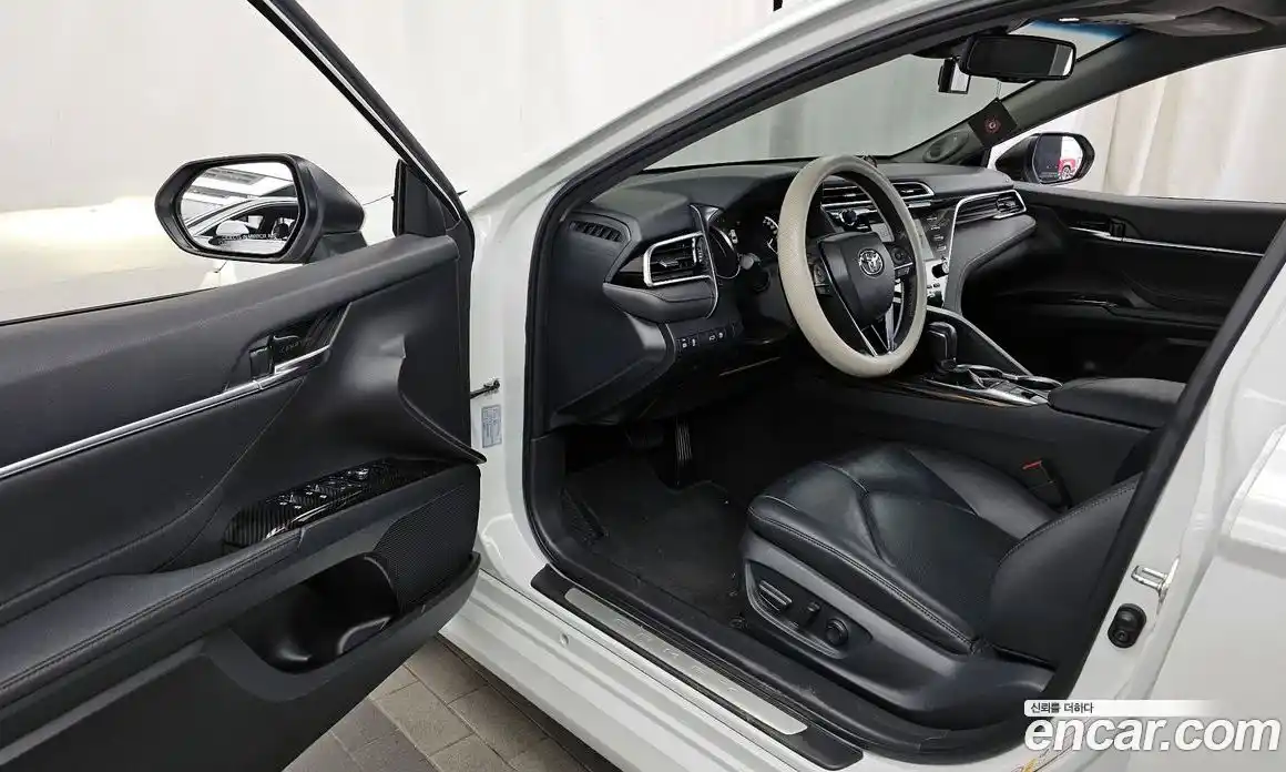 Toyota Camry 2018 2.5 Автомат в Москве № 199668, фото 10