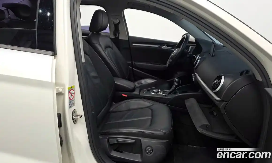 Audi A3 2015 1.6 Автомат в Москве № 212636, фото 12