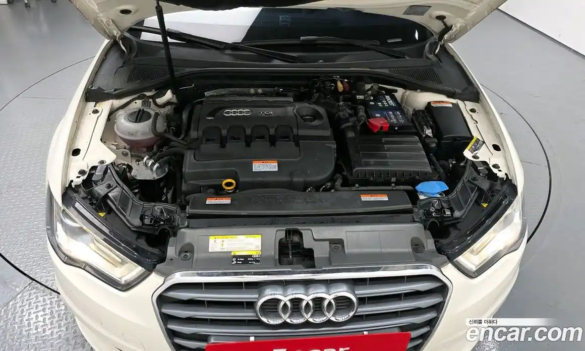 Audi A3 2015 1.6 Автомат в Москве № 212636, фото 15