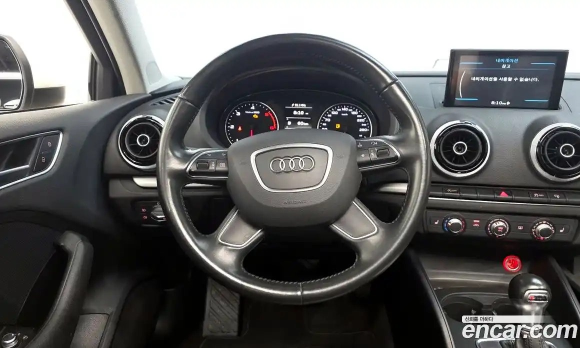 Audi A3 2015 1.6 Автомат в Москве № 212636, фото 3
