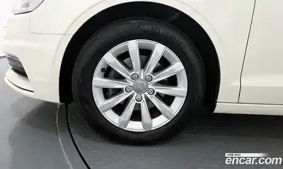 Audi A3 2015 1.6 Автомат в Москве № 212636, миниатюра 4