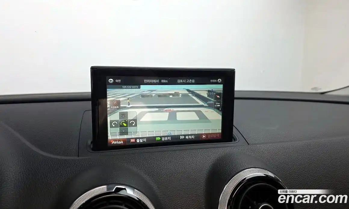 Audi A3 2015 1.6 Автомат в Москве № 212636, фото 9