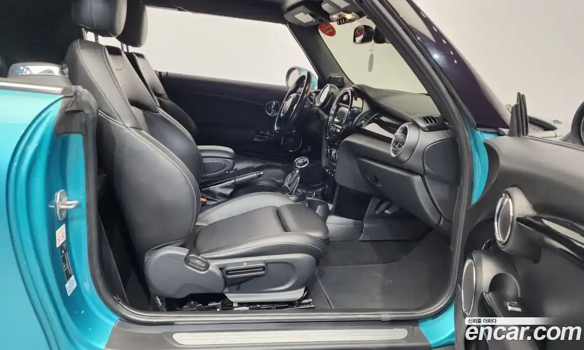 Mini Cooper Convertible 2018 1.5 Автомат в Москве № 214358, фото 11