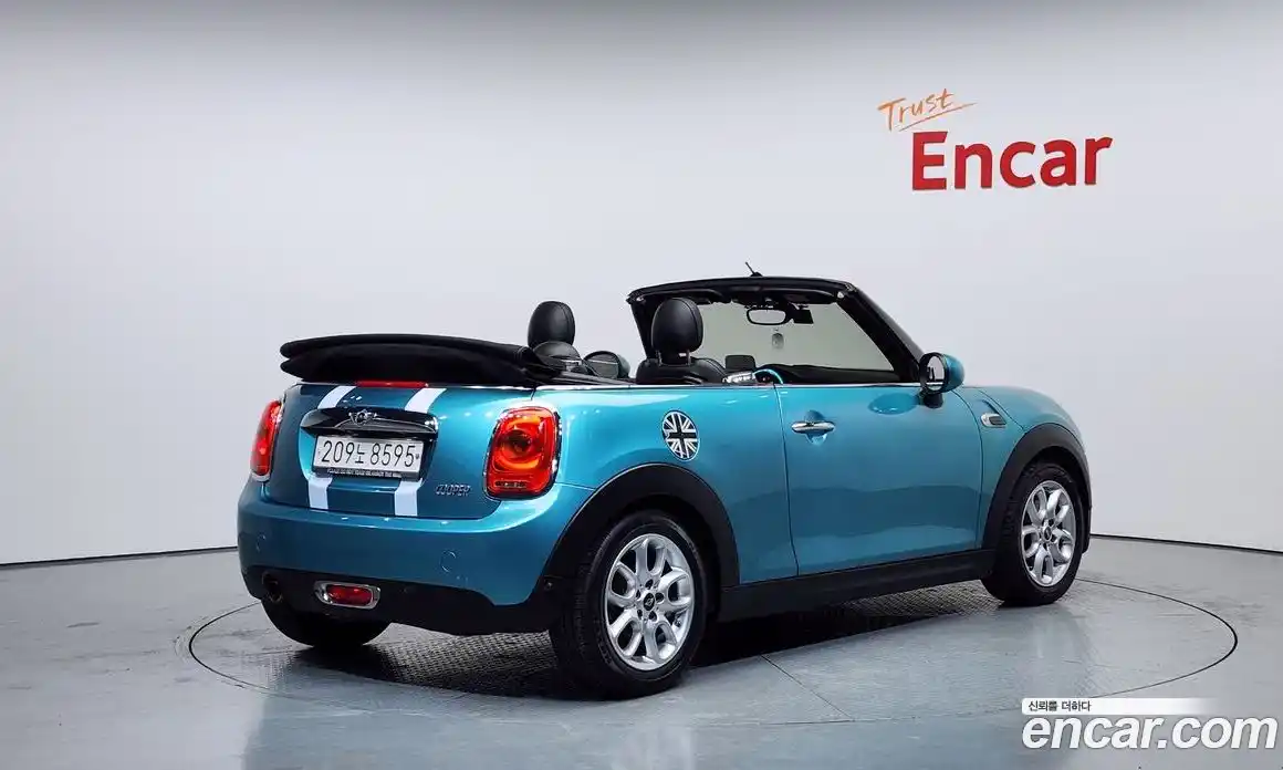 Mini Cooper Convertible 2018 1.5 Автомат в Москве № 214358, фото 2