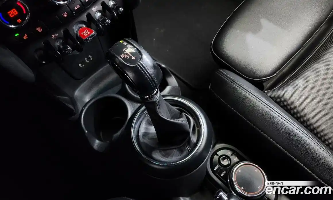 Mini Cooper Convertible 2018 1.5 Автомат в Москве № 214358, фото 9