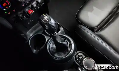 Mini Cooper Convertible 2018 1.5 Автомат в Москве № 214358, миниатюра 9