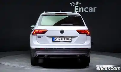 Volkswagen Tiguan 2020 2.0 Автомат в Москве № 215111, миниатюра 5