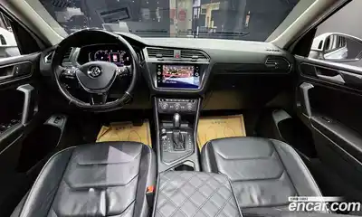 Volkswagen Tiguan 2020 2.0 Автомат в Москве № 215111, миниатюра 8