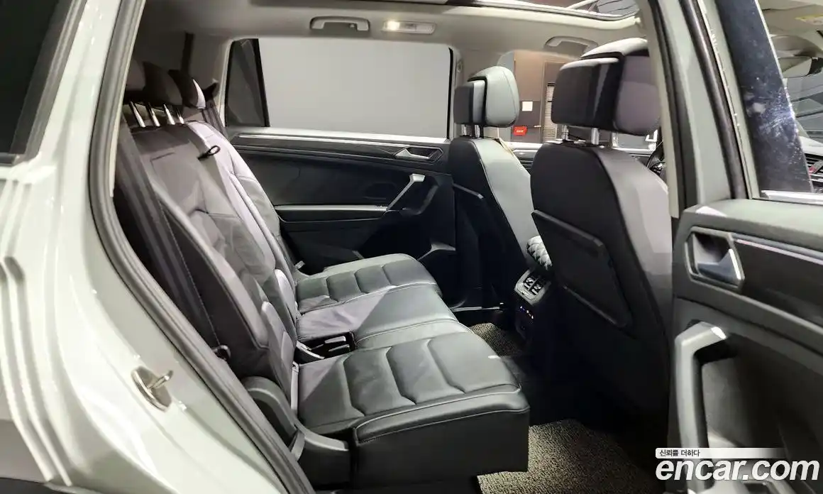 Volkswagen Tiguan 2020 2.0 Автомат в Москве № 215111, фото 9