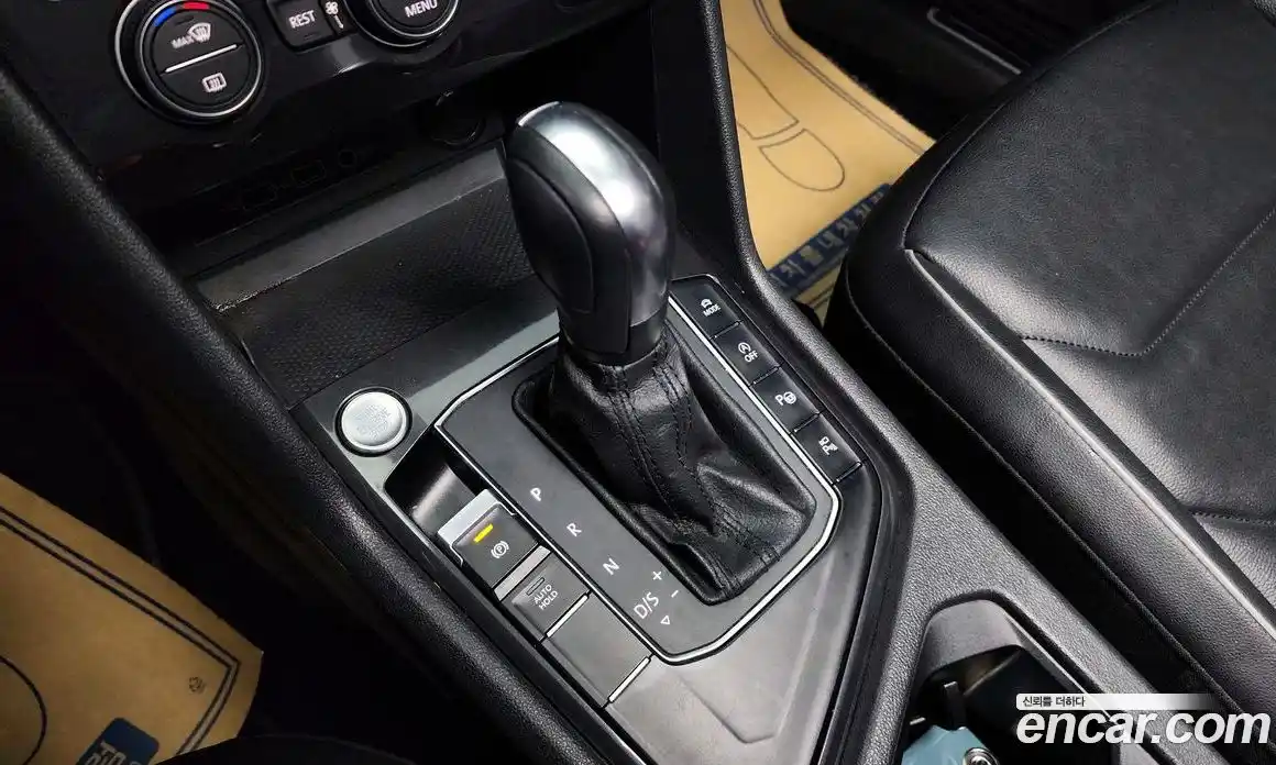 Volkswagen Tiguan 2020 2.0 Автомат в Москве № 215111, фото 10