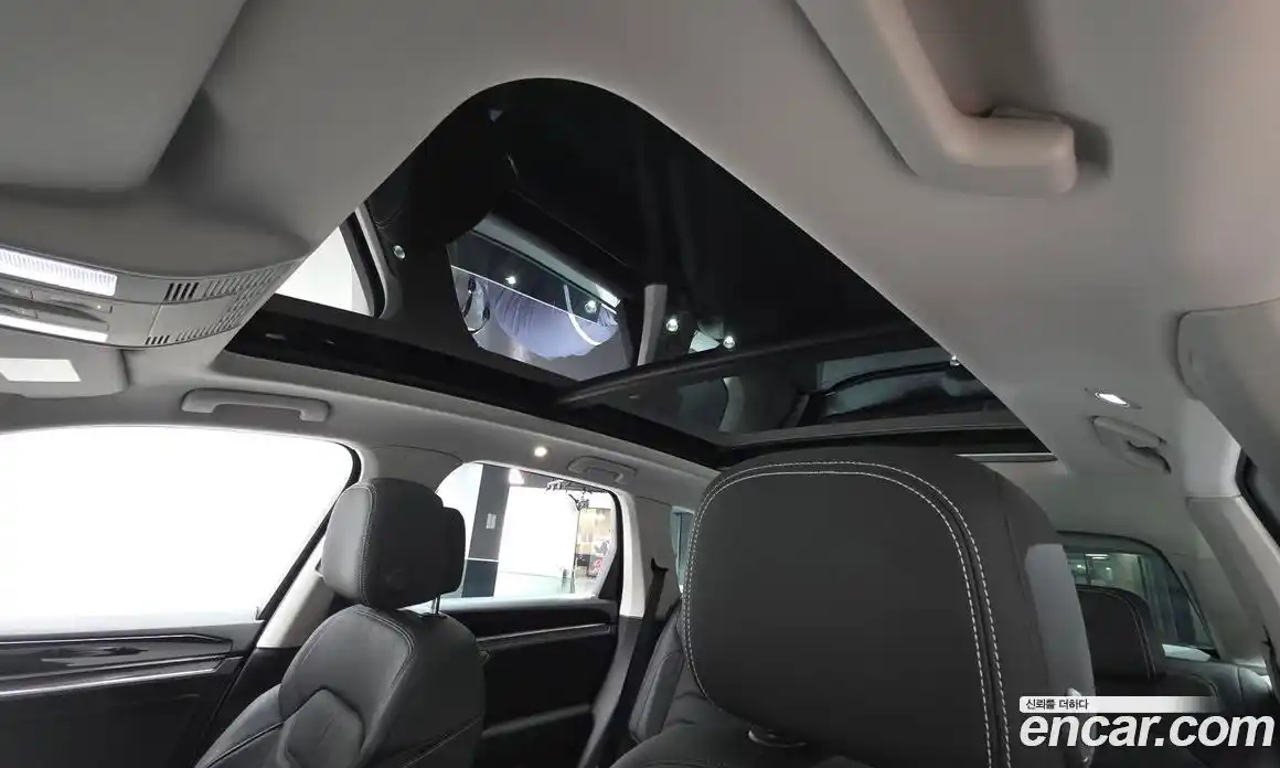 Volkswagen Touareg 2021 3.0 Автомат в Москве № 215156, фото 12