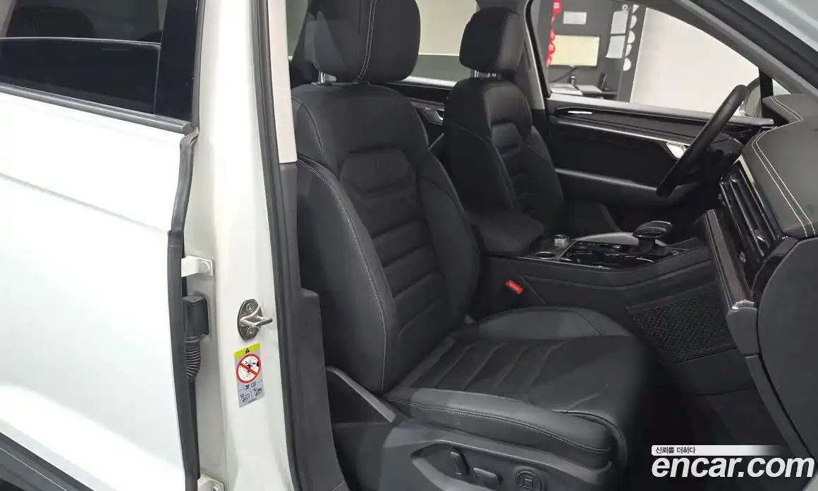 Volkswagen Touareg 2021 3.0 Автомат в Москве № 215156, фото 13