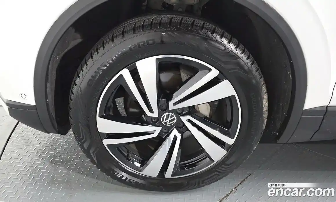 Volkswagen Touareg 2021 3.0 Автомат в Москве № 215156, фото 16