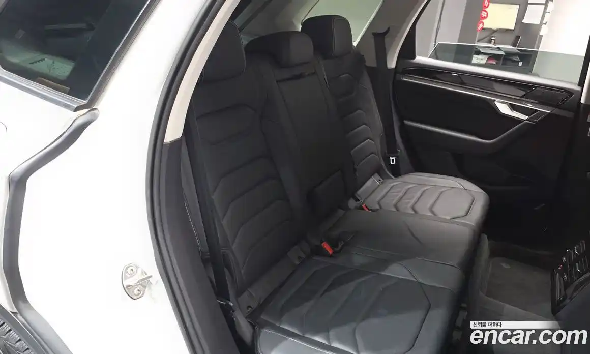 Volkswagen Touareg 2021 3.0 Автомат в Москве № 215156, фото 5