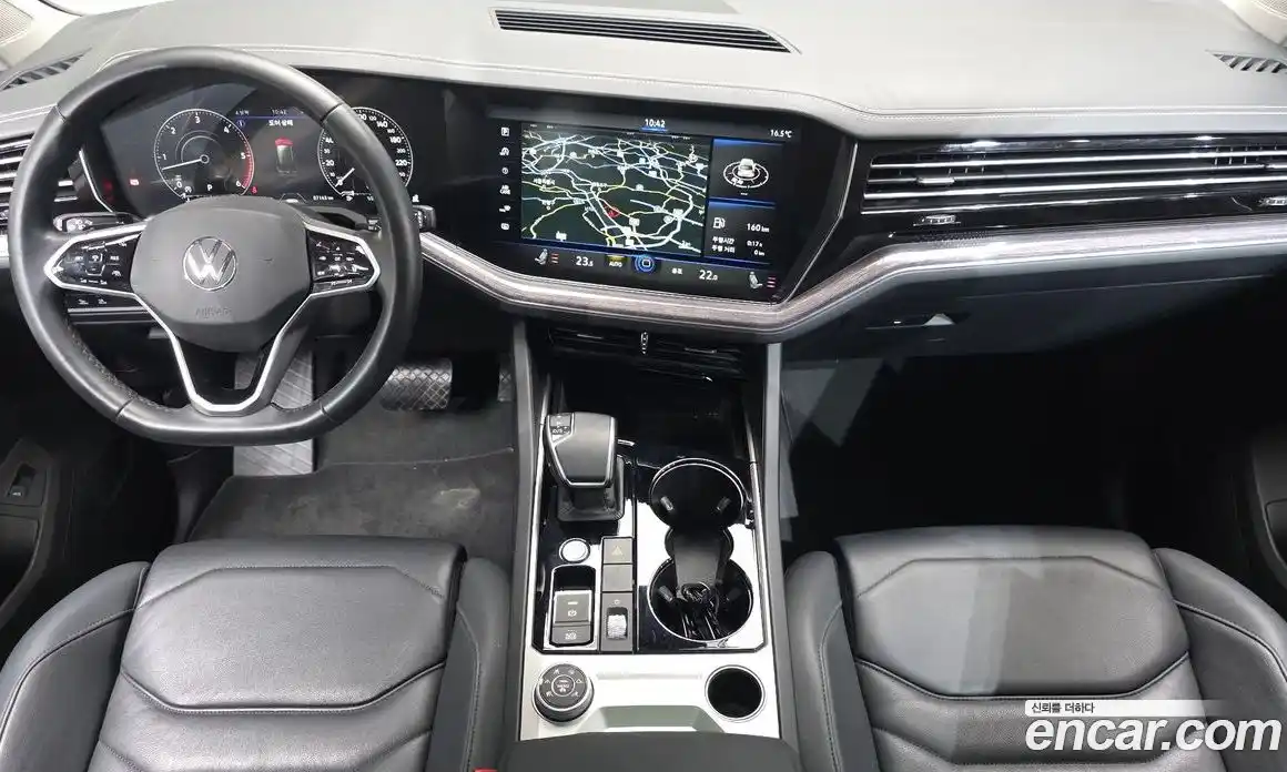 Volkswagen Touareg 2021 3.0 Автомат в Москве № 215156, фото 8