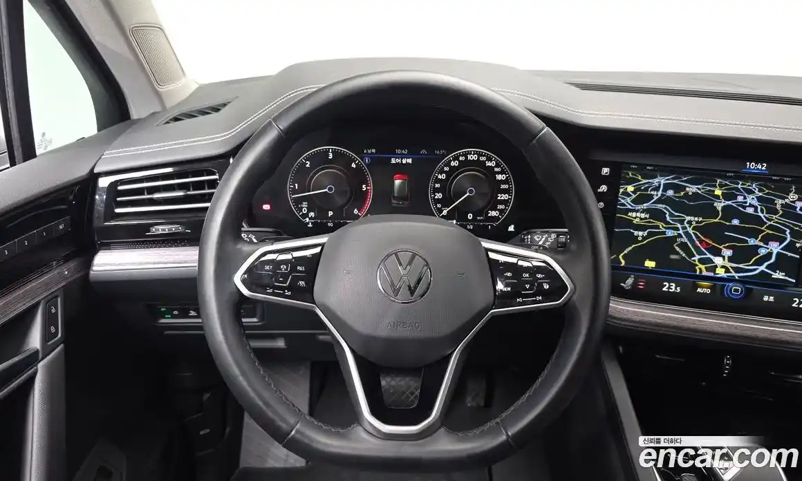 Volkswagen Touareg 2021 3.0 Автомат в Москве № 215156, фото 10
