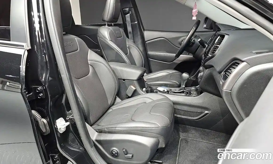 Jeep Cherokee 2020 2.4 Автомат в Москве № 215461, фото 16