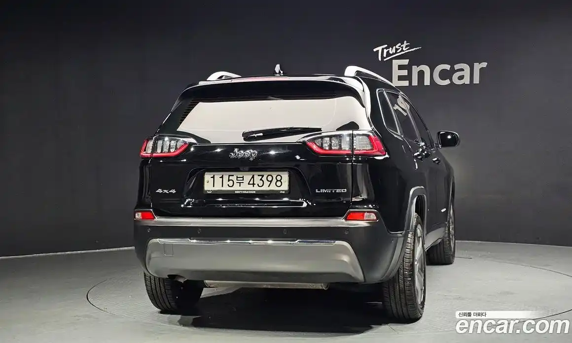 Jeep Cherokee 2020 2.4 Автомат в Москве № 215461, фото 9