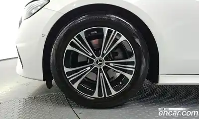 Mercedes-Benz E-Class 2024 2.0 Автомат в Москве № 218152, миниатюра 10