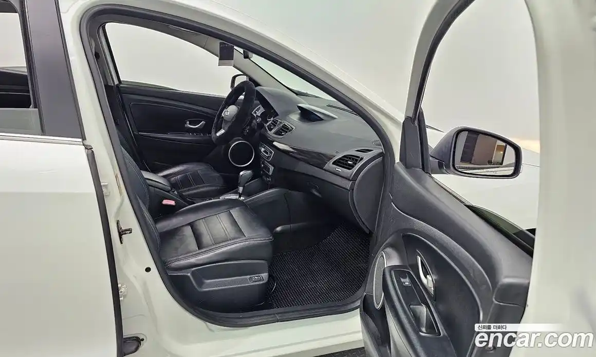 Renault SM3 2013 1.6 Автомат в Москве № 226404, фото 3