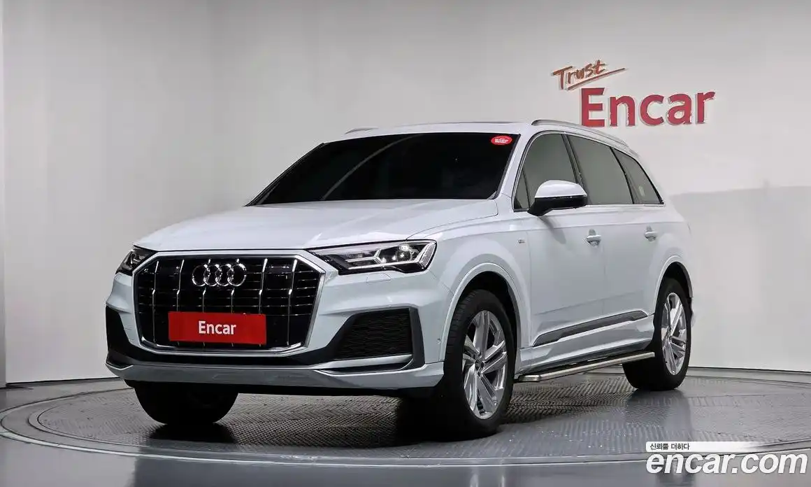 Audi Q7 2022 3.0 Автомат в Москве № 229666, фото 1