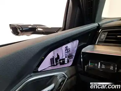 Audi Q8 e-tron 2024 0.2 Автомат в Москве № 230247, миниатюра 12