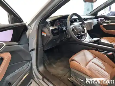 Audi Q8 e-tron 2024 0.2 Автомат в Москве № 230247, миниатюра 7