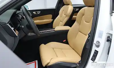 Volvo V60 2024 2.0 Автомат в Москве № 230845, миниатюра 5