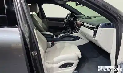 Porsche Cayenne 2022 3.0 Автомат в Москве № 230980, миниатюра 11
