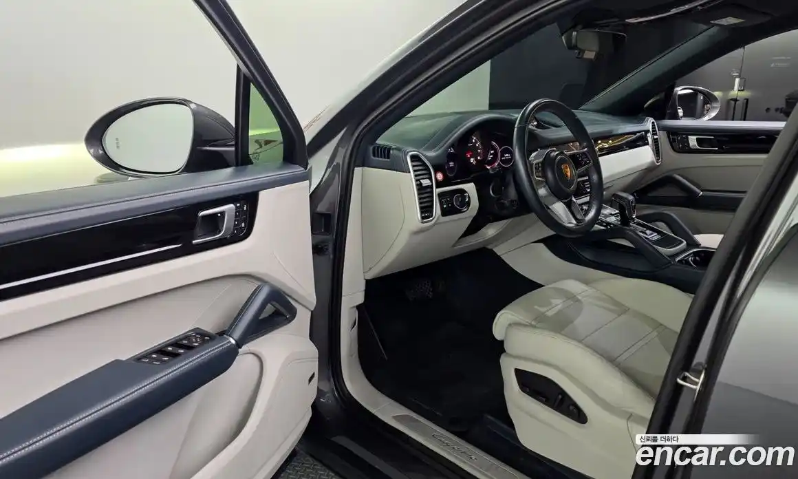 Porsche Cayenne 2022 3.0 Автомат в Москве № 230980, фото 10