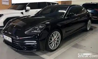 Porsche Panamera, 2023